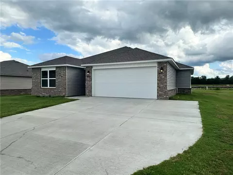 525 Saydi St, Elkins, AR 72727