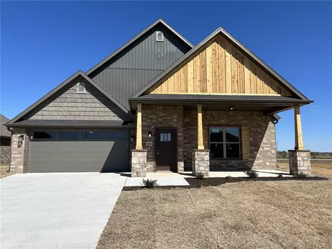 1000 Trestle Ln, Centerton, AR 72719