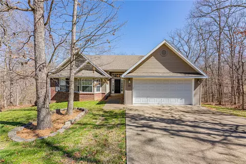 24 Llanon Dr, Bella Vista, AR 72714