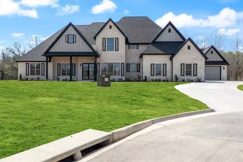 301 NE Meadowgreen St, Bentonville, AR 72712