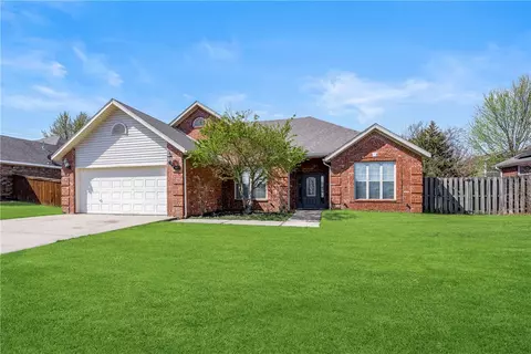 661 Napa Ave, Centerton, AR 72719