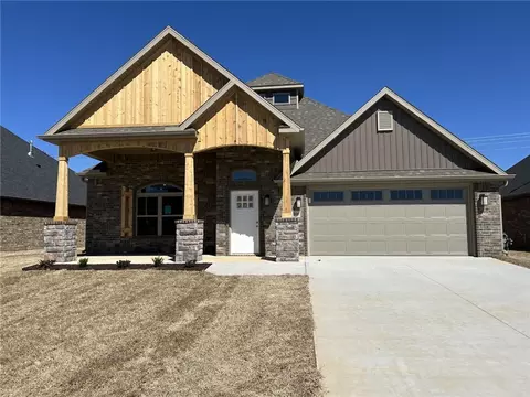 1010 Trestle Ln, Centerton, AR 72719