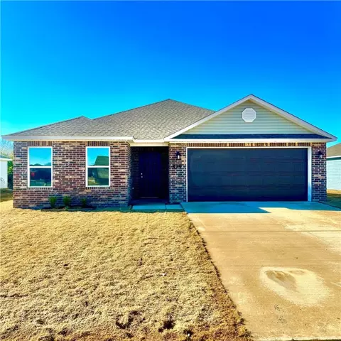 3305 E Kenwood St, Siloam Springs, AR 72761