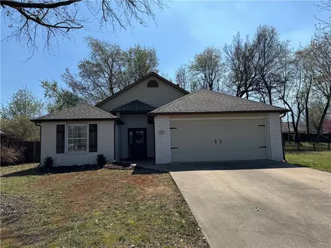 470 Sunset Ln, Siloam Springs, AR 72761
