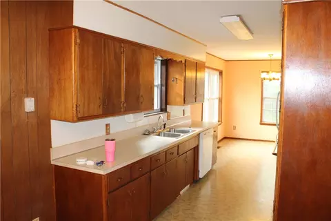 Kitchen - 202 Georgetown Cir, Fort Smith, AR 72908 photo 4 of 4