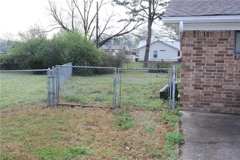 Exterior - 202 Georgetown Cir, Fort Smith, AR 72908 photo 7 of 16