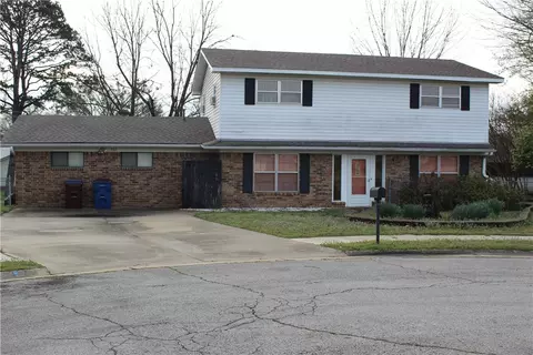 Exterior - 202 Georgetown Cir, Fort Smith, AR 72908 photo 2 of 16
