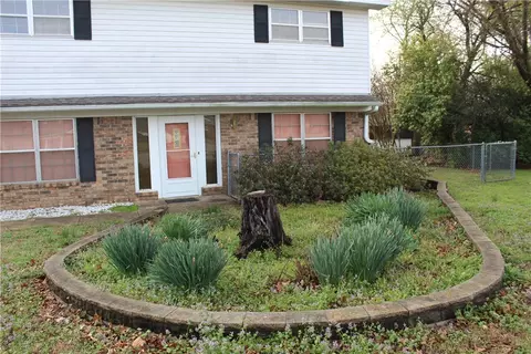 Exterior - 202 Georgetown Cir, Fort Smith, AR 72908 photo 4 of 16