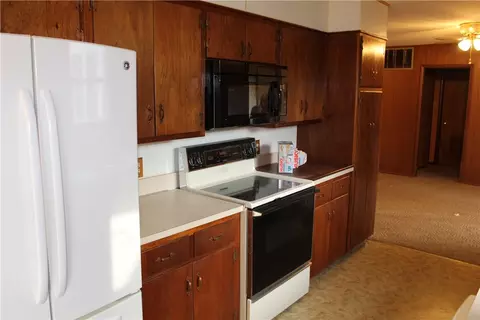 Kitchen - 202 Georgetown Cir, Fort Smith, AR 72908 photo 1 of 4