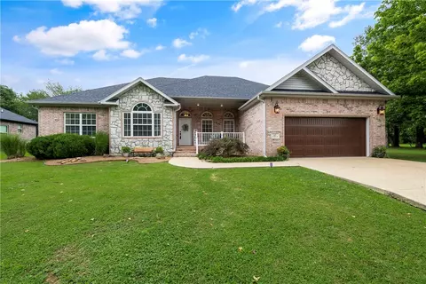 42 Dunipace Dr, Bella Vista, AR 72715