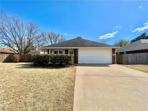 419 Nelda Ave, Lowell, AR 72745