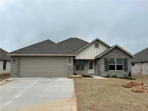 341 Palm St, Centerton, AR 72719