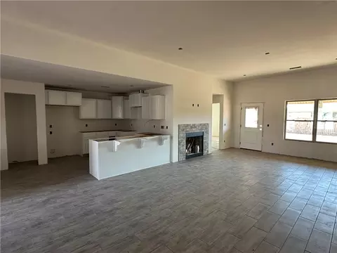 421 Palm St, Centerton, AR 72719 photo 2