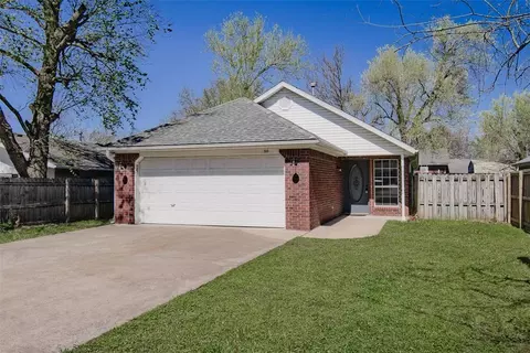 80 Vine St, Farmington, AR 72730