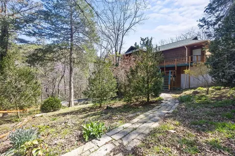 3 Alexander St, Eureka Springs, AR 72632
