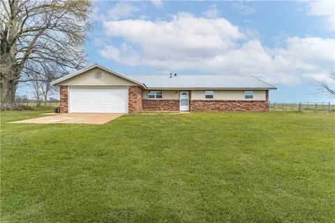 13958 Dallarosa Rd, Gentry, AR 72734