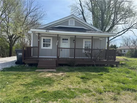 415 Cleveland St, Springdale, AR 72764