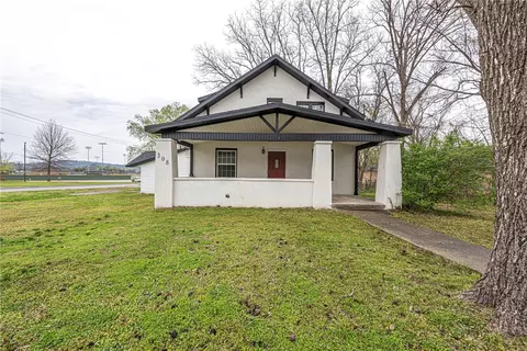 308 S Mock St, Prairie Grove, AR 72753