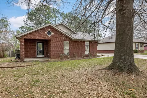 1382 Tradition Ave, Fayetteville, AR 72704