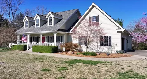 2 Rocky Top Cir, Holiday Island, AR 72631