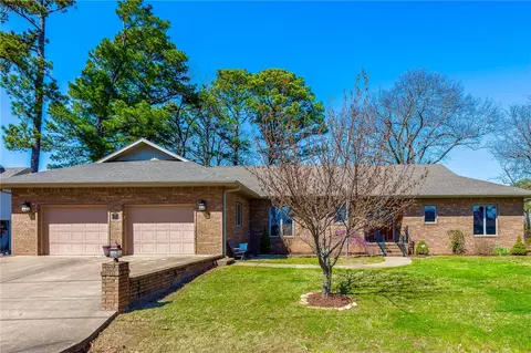 25 Indian Wells Dr, Holiday Island, AR 72631