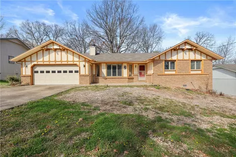9 Wilton Ln, Bella Vista, AR 72715