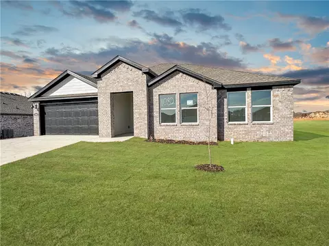 2101 Oliver St, Pea Ridge, AR 72751