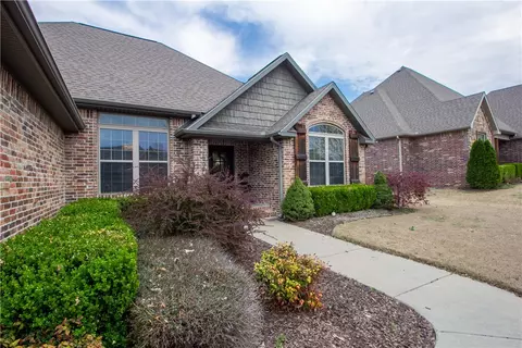 8200 Buona Sera St, Springdale, AR 72762