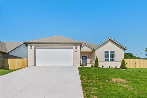 200 N Eagle Mountain St, Prairie Grove, AR 72753