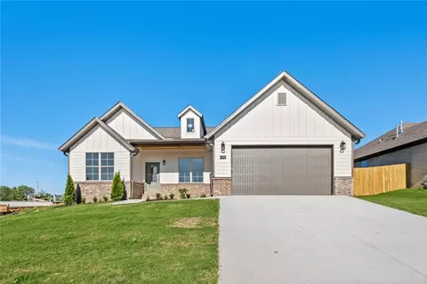 190 N Eagle Mountain St, Prairie Grove, AR 72753