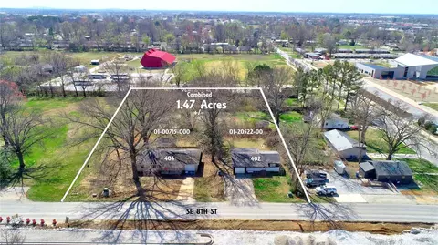 402 SE 404 Se 8th St, Bentonville, AR 72712