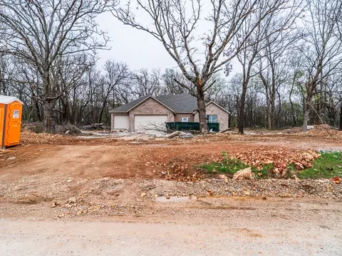 9266 S Pleasant Valley Rd, Gentry, AR 72734