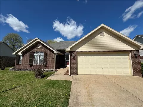 907 Hunter Ridge St, Siloam Springs, AR 72761