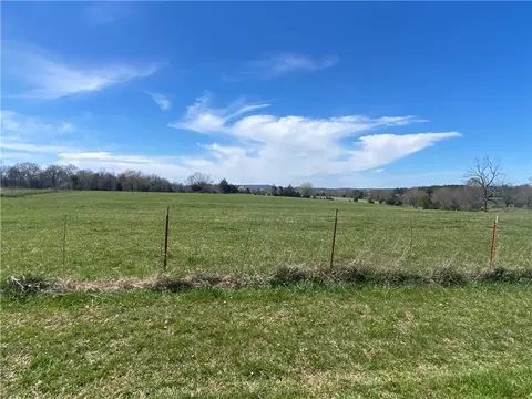 539 Madison 8735, Huntsville, AR 72740
