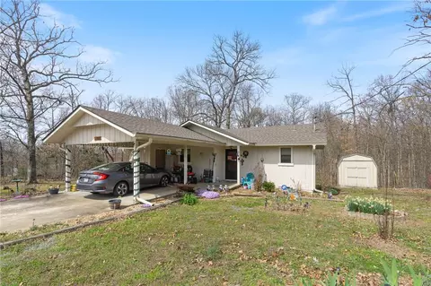 10 Cranfield Dr, Bella Vista, AR 72714