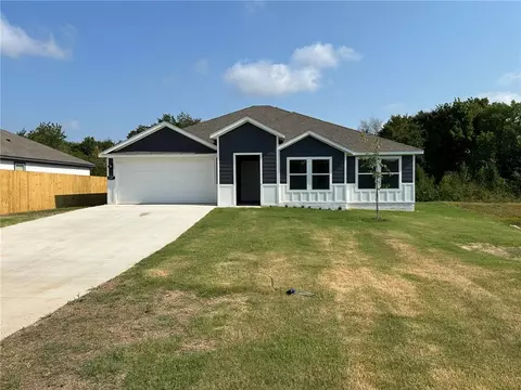 207 E Seville St, Siloam Springs, AR 72761