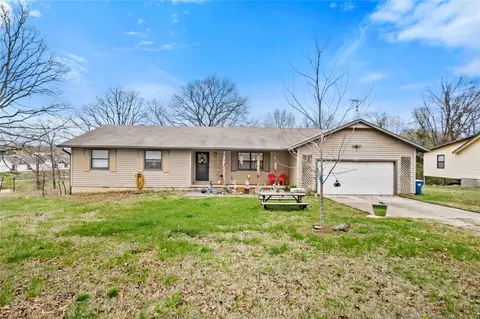 2101 NE J St, Bentonville, AR 72712