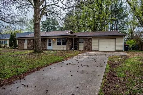 1407 Wilshire Dr, Springdale, AR 72764