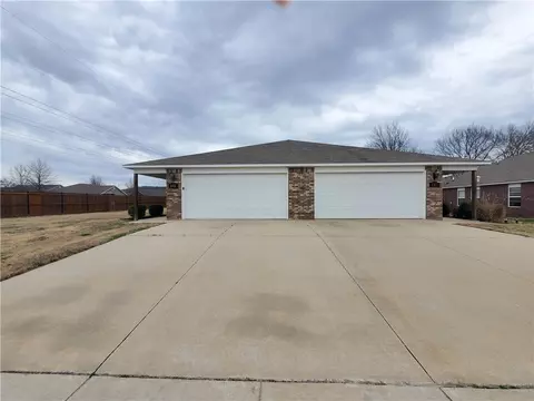 240 N 242 N Marietta Way, Farmington, AR 72730