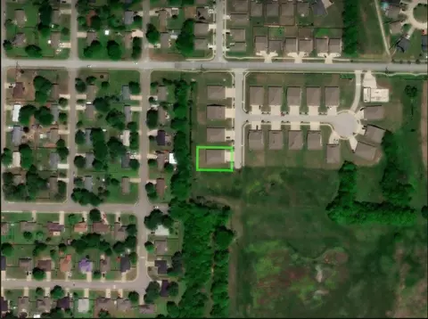 221 N 223 N Broadway Dr, Farmington, AR 72730