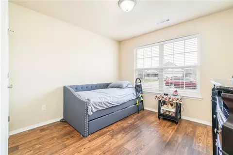 404 E Laurel Ave, Rogers, AR 72758 photo 9