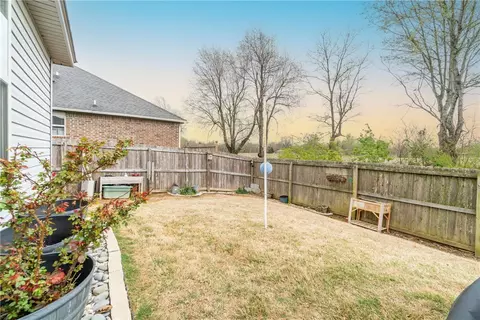 404 E Laurel Ave, Rogers, AR 72758 photo 18