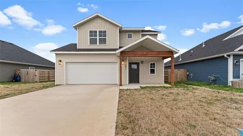 301 Miles Ave, Gentry, AR 72734