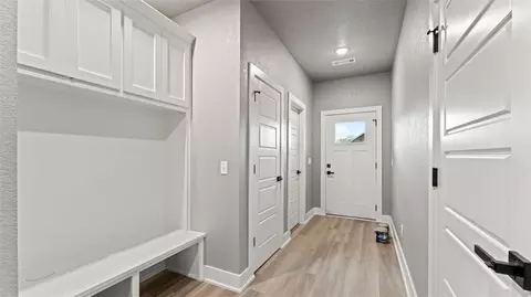Entry Way - 301 Miles Ave, Gentry, AR 72734 photo 1 of 1
