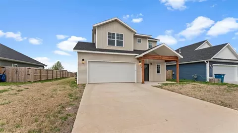 Exterior - 301 Miles Ave, Gentry, AR 72734 photo 2 of 7