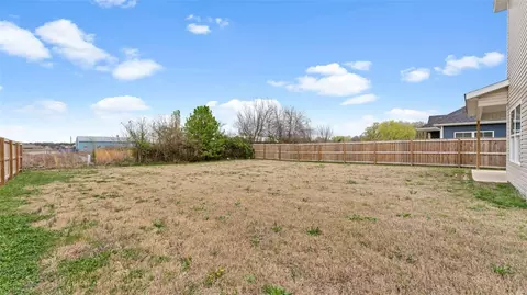Exterior - 301 Miles Ave, Gentry, AR 72734 photo 7 of 7