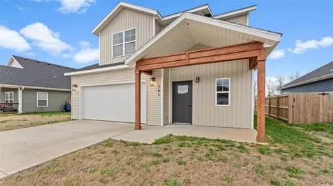 Exterior - 301 Miles Ave, Gentry, AR 72734 photo 4 of 7
