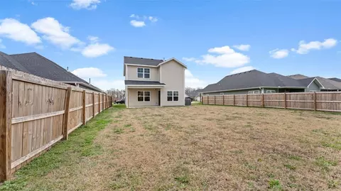 Exterior - 301 Miles Ave, Gentry, AR 72734 photo 5 of 7