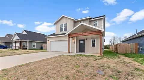 Exterior - 301 Miles Ave, Gentry, AR 72734 photo 3 of 7