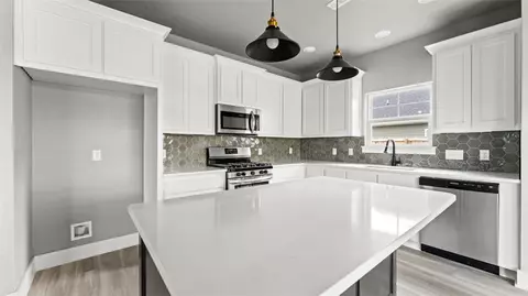 Kitchen - 301 Miles Ave, Gentry, AR 72734 photo 1 of 9